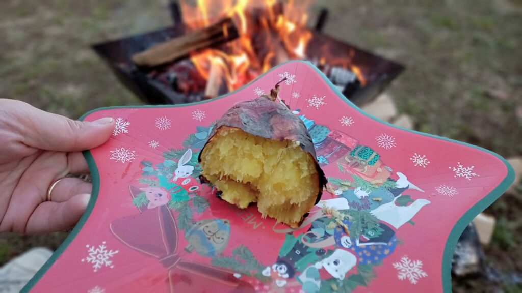 焚き火 焼き芋 アルミホイル