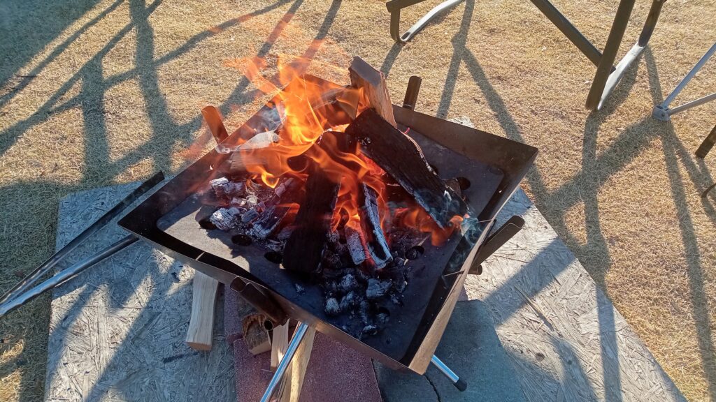 焚き火 焼き芋 アルミホイル